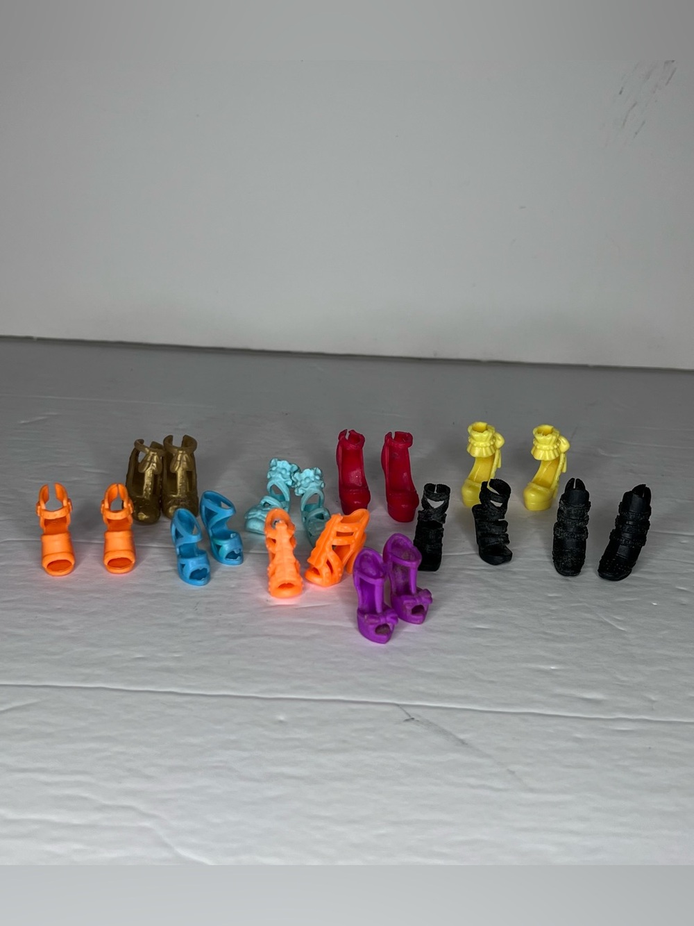 Barbie Doll Shoe Lot of 10 pairs Many Colors Mostly High Heels Lot G